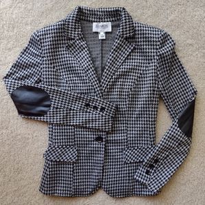 Beautiful Black and White Houndstooth Blazer Size S